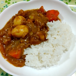 うずら卵ごろごろカレーライス